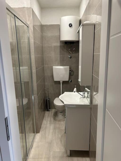 Apartman Kastel คาชเตลา ภายนอก รูปภาพ