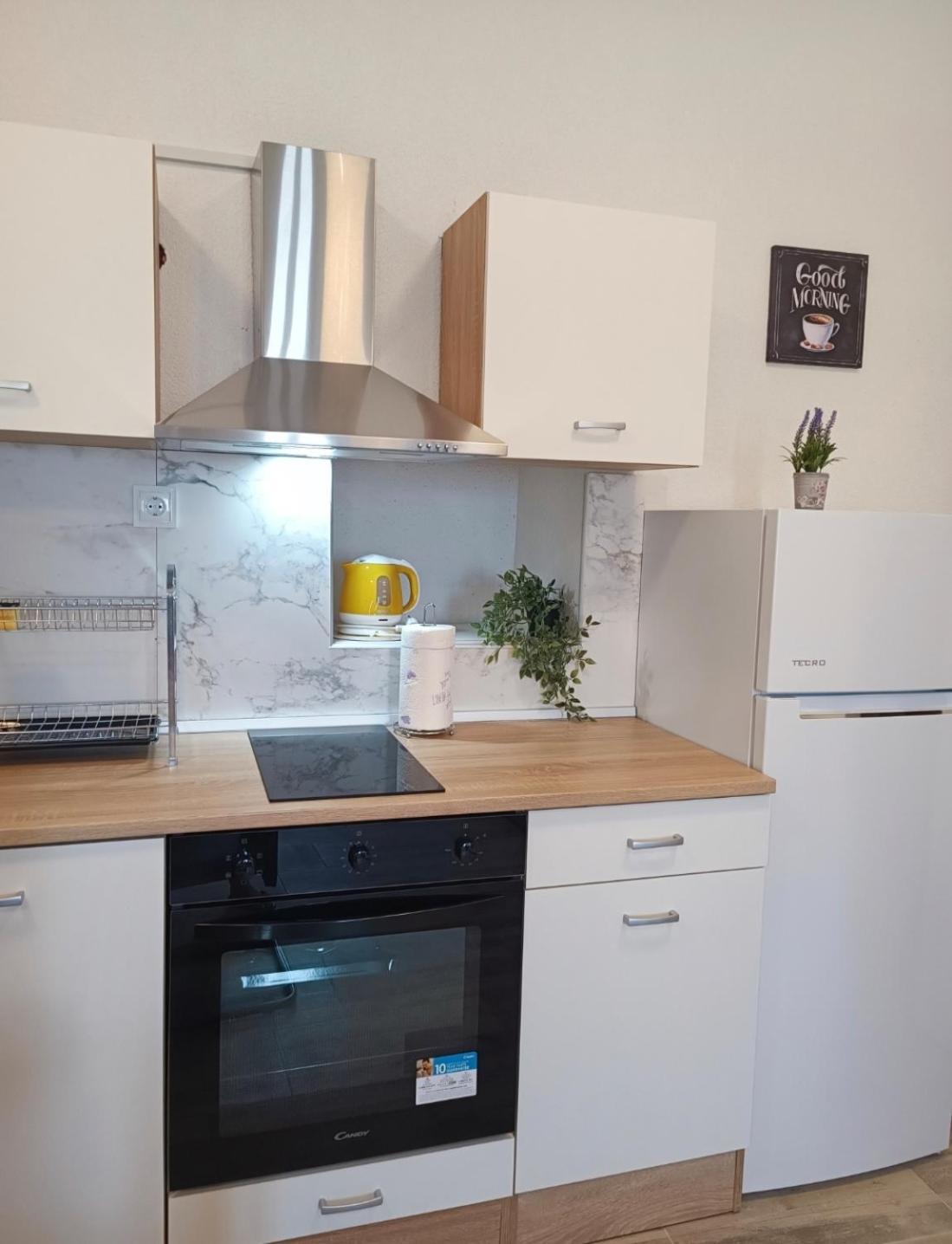 Apartman Kastel คาชเตลา ภายนอก รูปภาพ