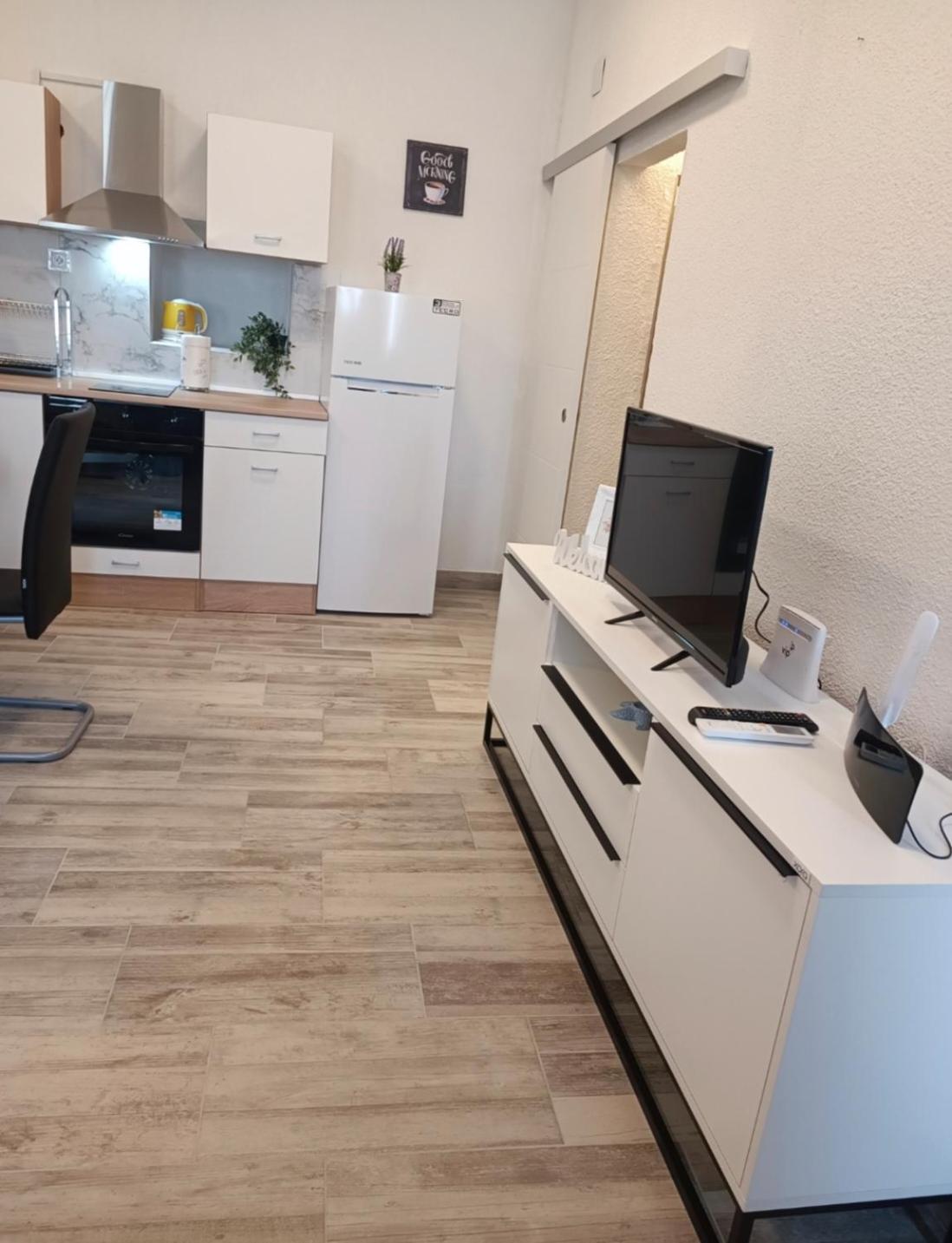 Apartman Kastel คาชเตลา ภายนอก รูปภาพ