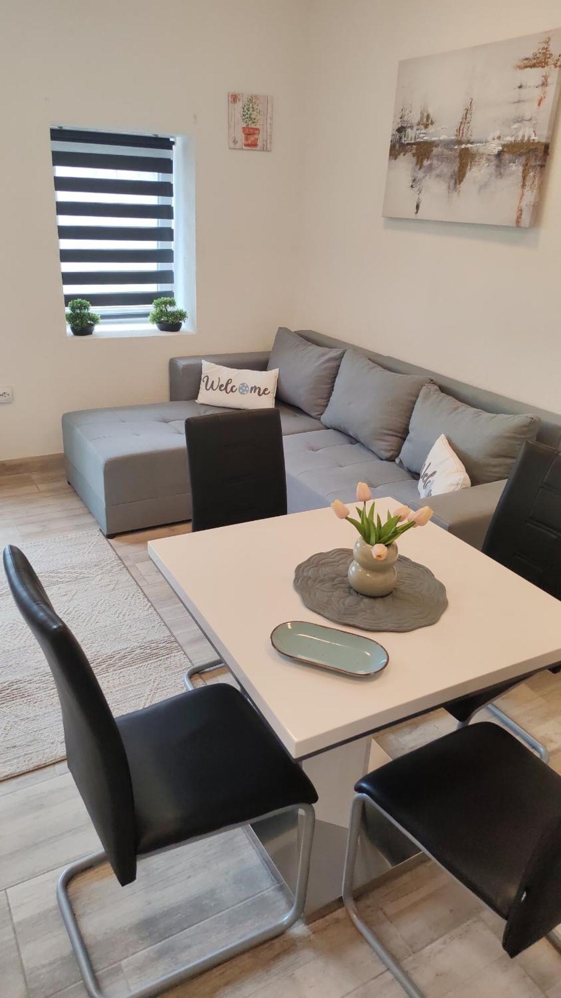 Apartman Kastel คาชเตลา ภายนอก รูปภาพ