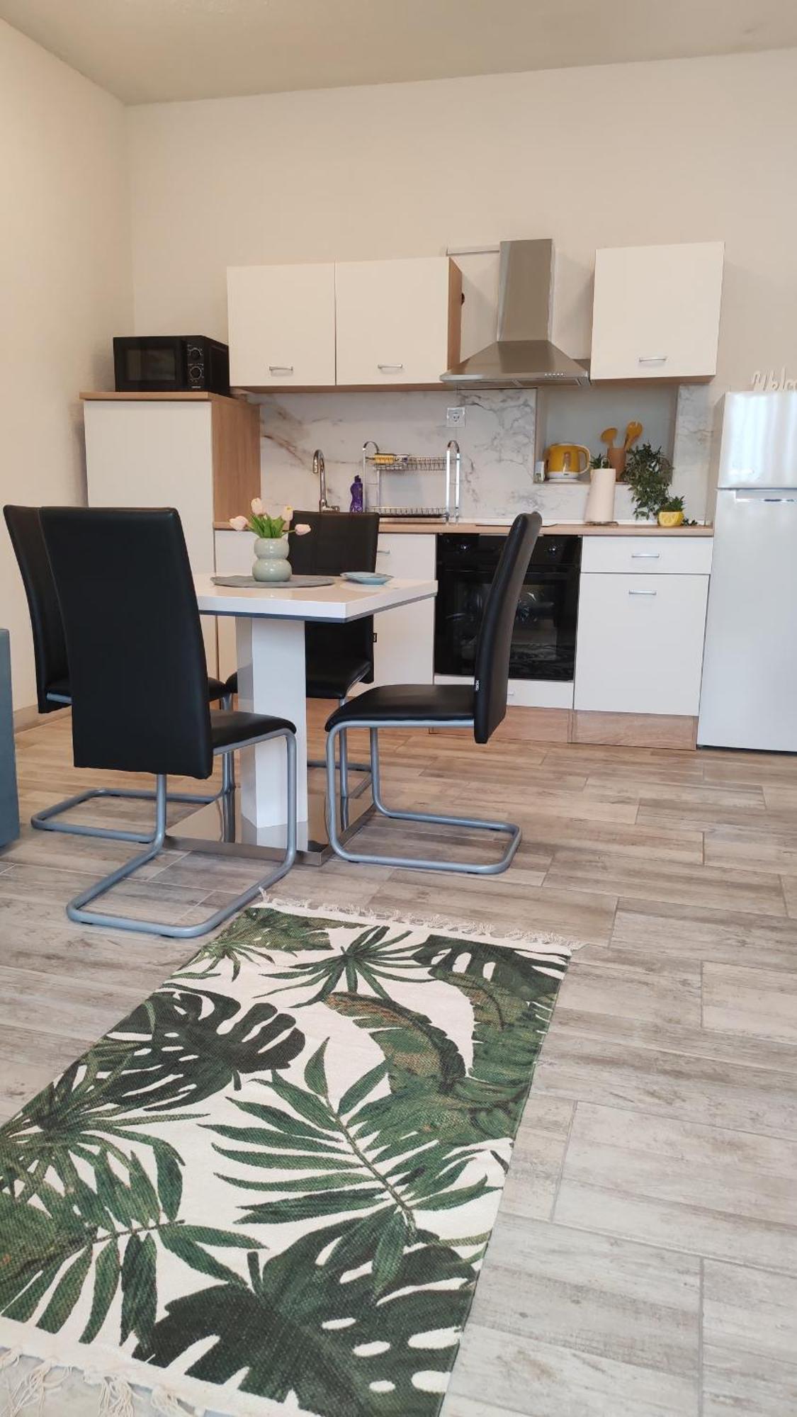 Apartman Kastel คาชเตลา ภายนอก รูปภาพ